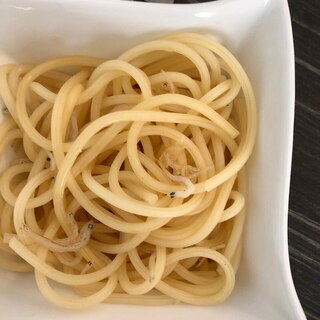 【火不要で弁当穴埋めパスタ】かぼすしらす